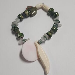 Unique Beaded Stretch Bracelet Feather Charm Animal Circle Green Ivory